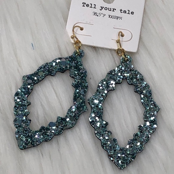 Jewelry - Teal Sparkle Dangle Lightweight gold tone Earrings